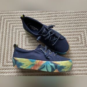 Sperry Crest Vibe Sneakers NWOT